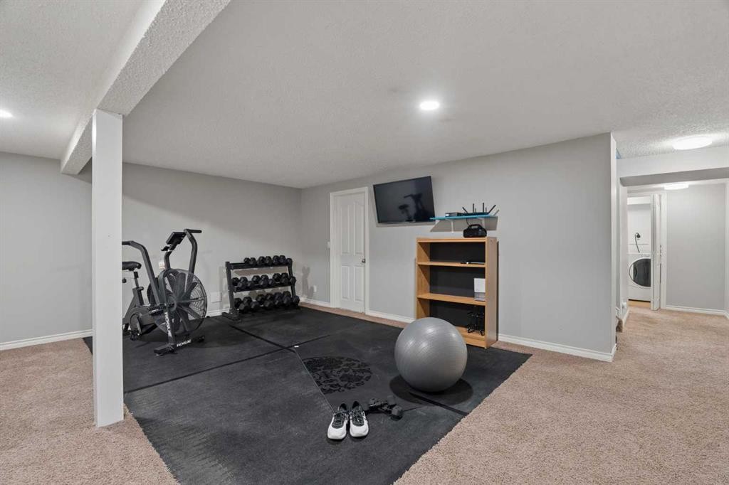 8011 Huntington Street Ne, Calgary, AB - Indoor