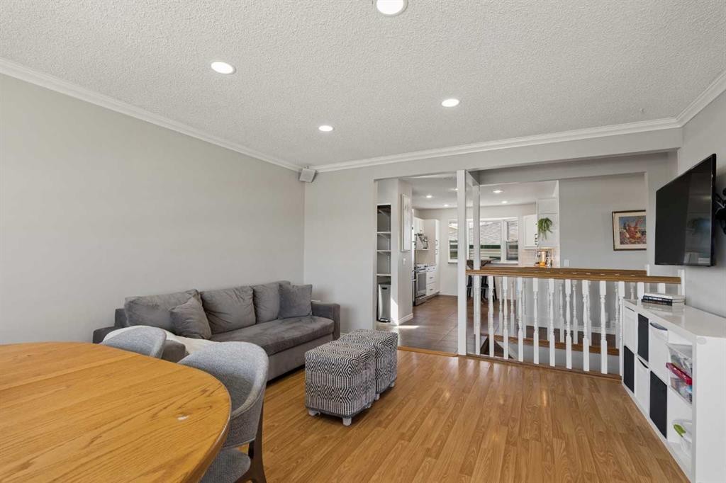 8011 Huntington Street Ne, Calgary, AB - Indoor