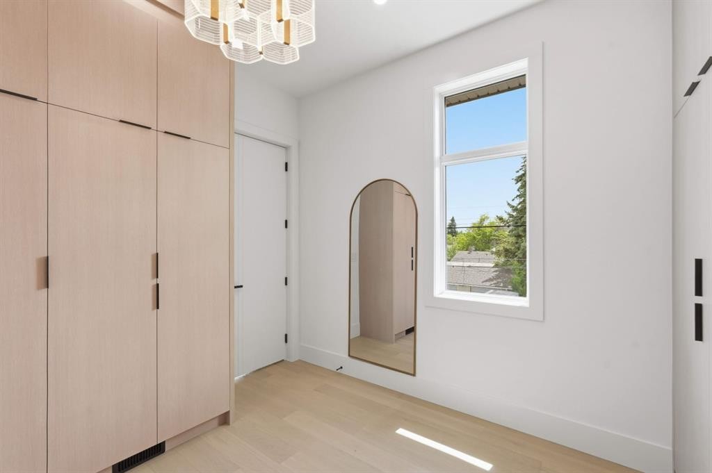 2613 6 Avenue Nw, Calgary, AB