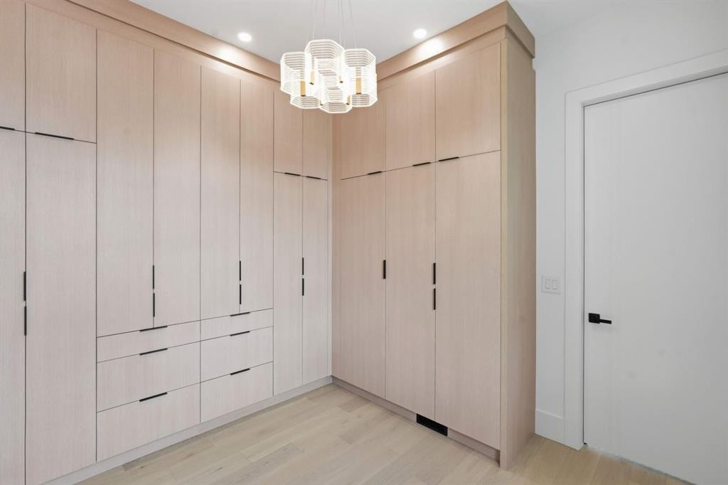 2613 6 Avenue Nw, Calgary, AB