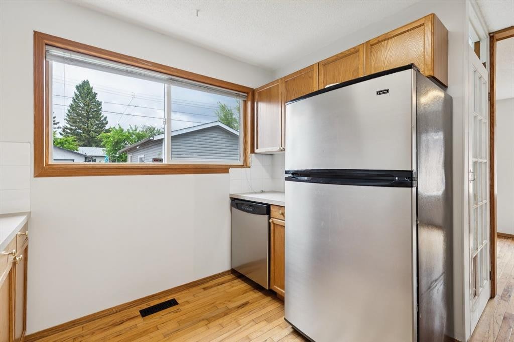 1288 Lake Sylvan Drive Se, Calgary, AB