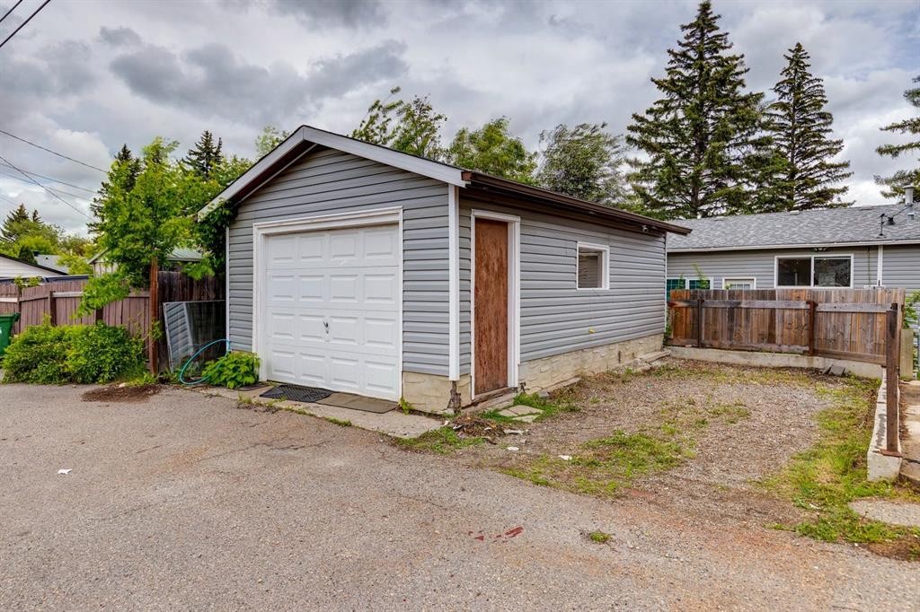 1288 Lake Sylvan Drive Se, Calgary, AB