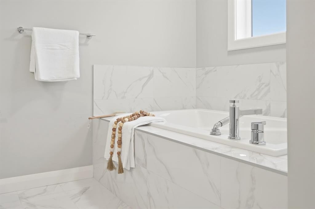 432 Dawson Circle, Chestermere, AB