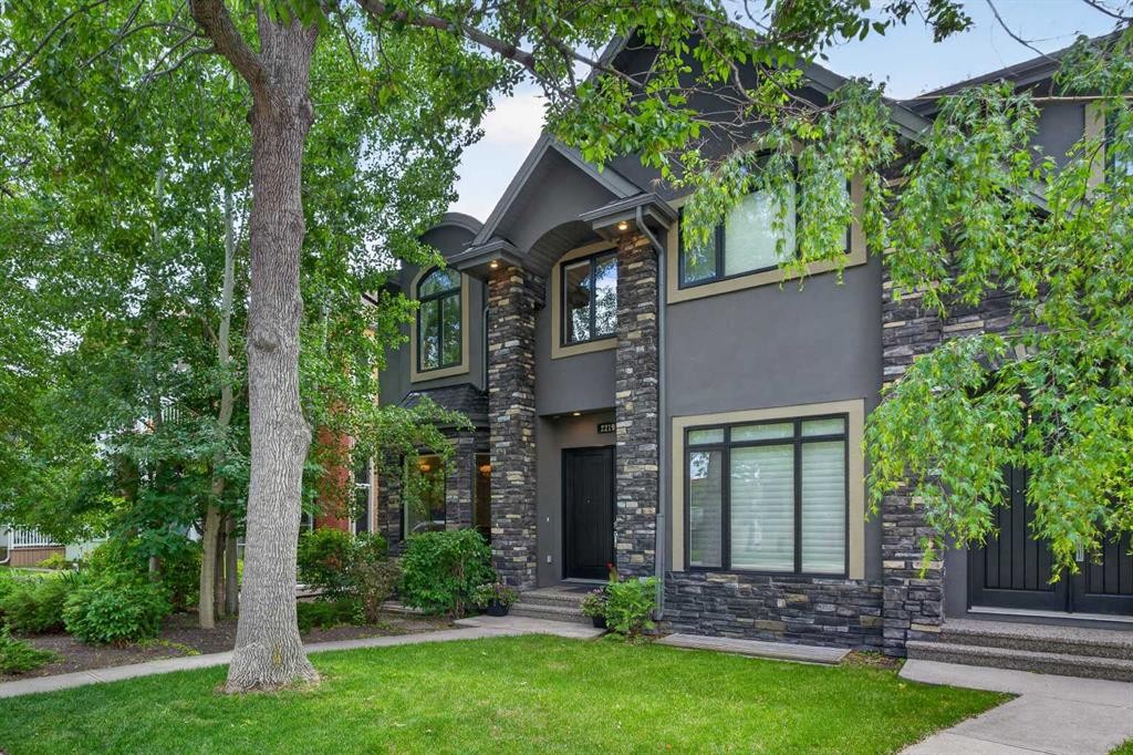 2219 2 Avenue Nw, Calgary, AB - Outdoor