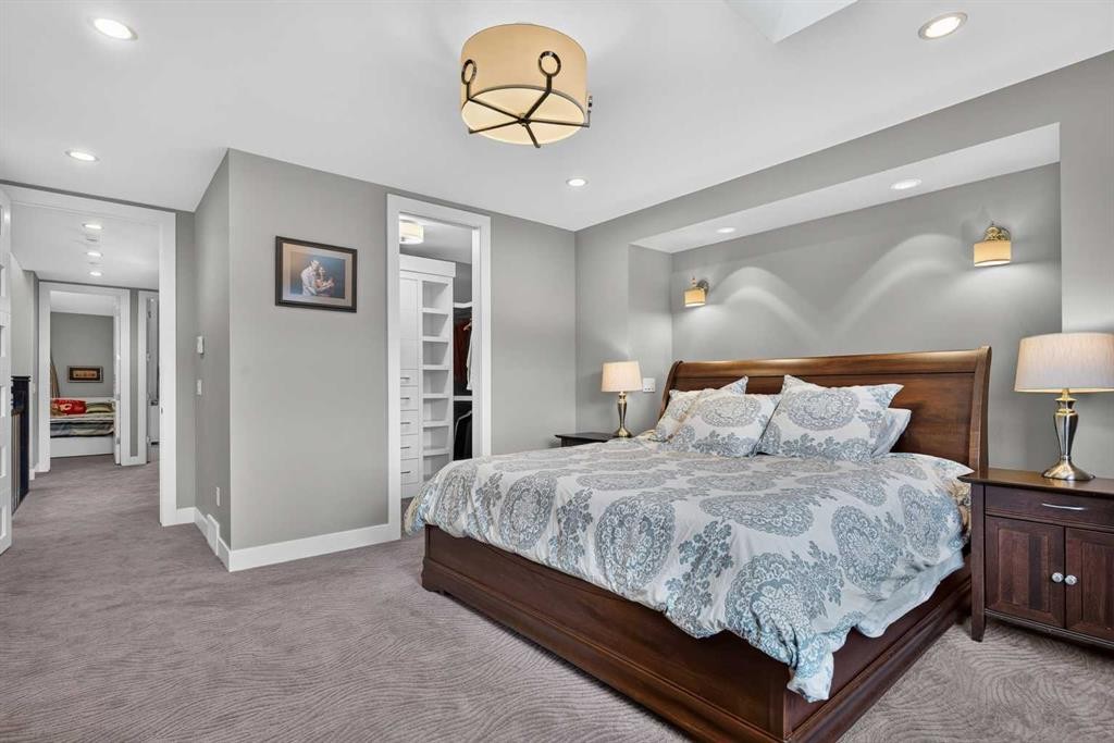 2219 2 Avenue Nw, Calgary, AB - Indoor Photo Showing Bedroom