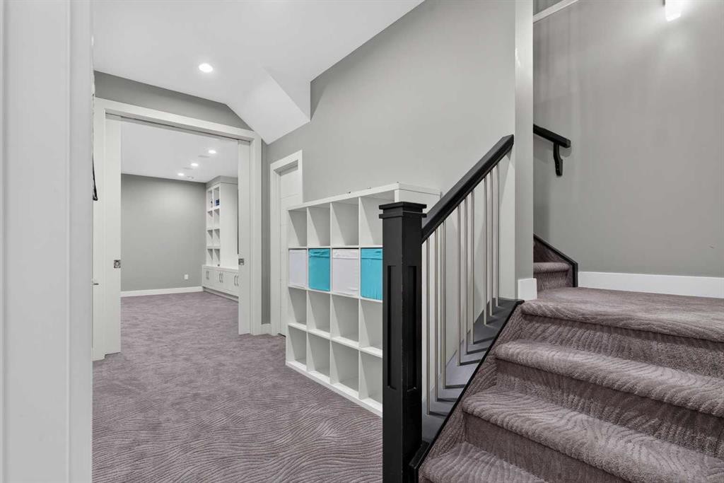 2219 2 Avenue Nw, Calgary, AB - Indoor Photo Showing Other Room