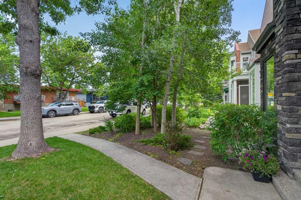 2219 2 Avenue Nw, Calgary, AB - Outdoor