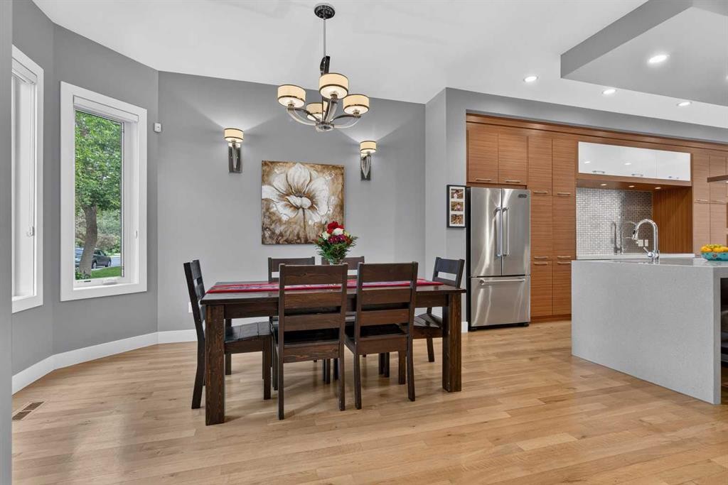 2219 2 Avenue Nw, Calgary, AB - Indoor Photo Showing Dining Room