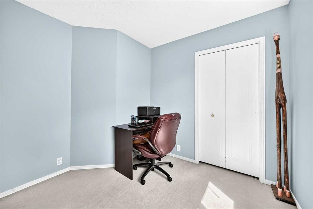 220 Shawbrooke Manor Sw, Calgary, AB - Indoor