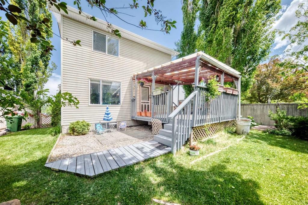 220 Shawbrooke Manor Sw, Calgary, AB - Outdoor With Deck Patio Veranda