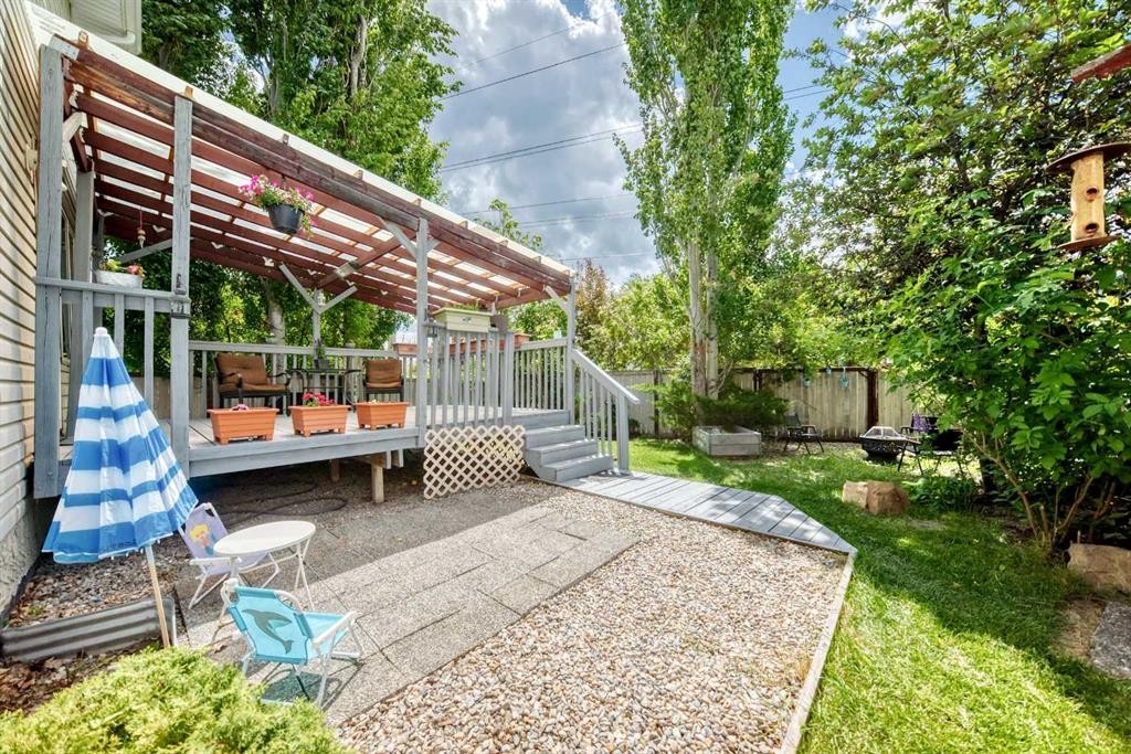 220 Shawbrooke Manor Sw, Calgary, AB - Outdoor With Deck Patio Veranda