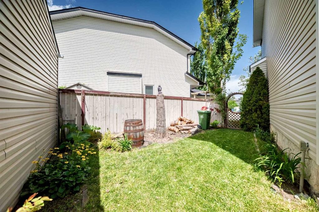 220 Shawbrooke Manor Sw, Calgary, AB - Outdoor With Exterior
