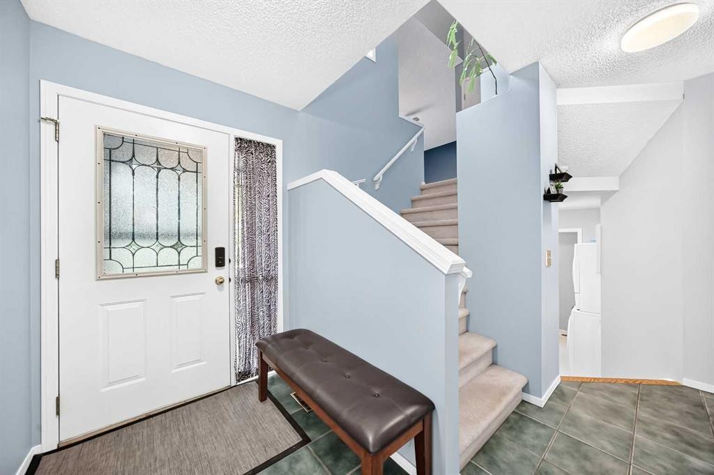 220 Shawbrooke Manor Sw, Calgary, AB - Indoor Photo Showing Other Room