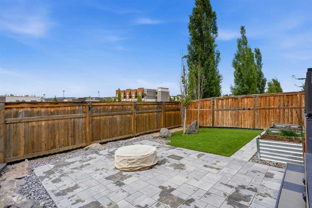46 Fireside Place, Cochrane, AB