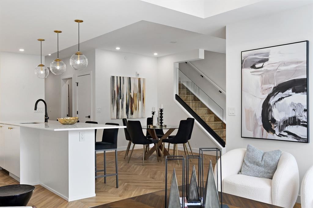 114-8505 Broadcast Avenue Sw, Calgary, AB - Indoor