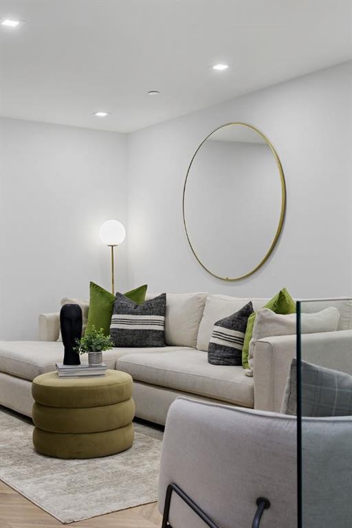 114-8505 Broadcast Avenue Sw, Calgary, AB - Indoor