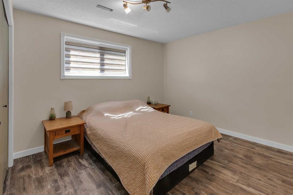 18 West Mcmanus Road, Cochrane, AB