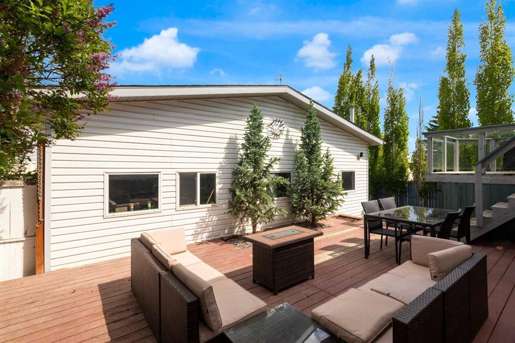 18 West Mcmanus Road, Cochrane, AB