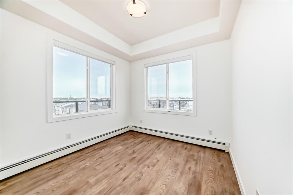 1519-63 Corner Glen Crescent Ne, Calgary, AB - Indoor Photo Showing Other Room