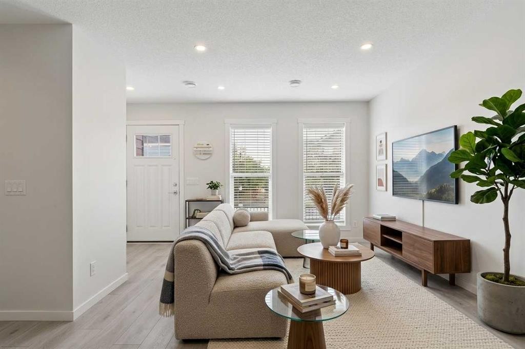 469 Cranbrook Square Se, Calgary, AB