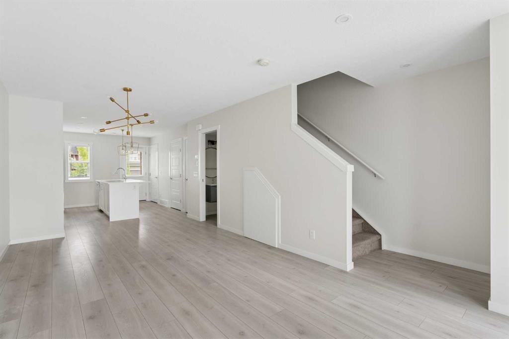 469 Cranbrook Square Se, Calgary, AB