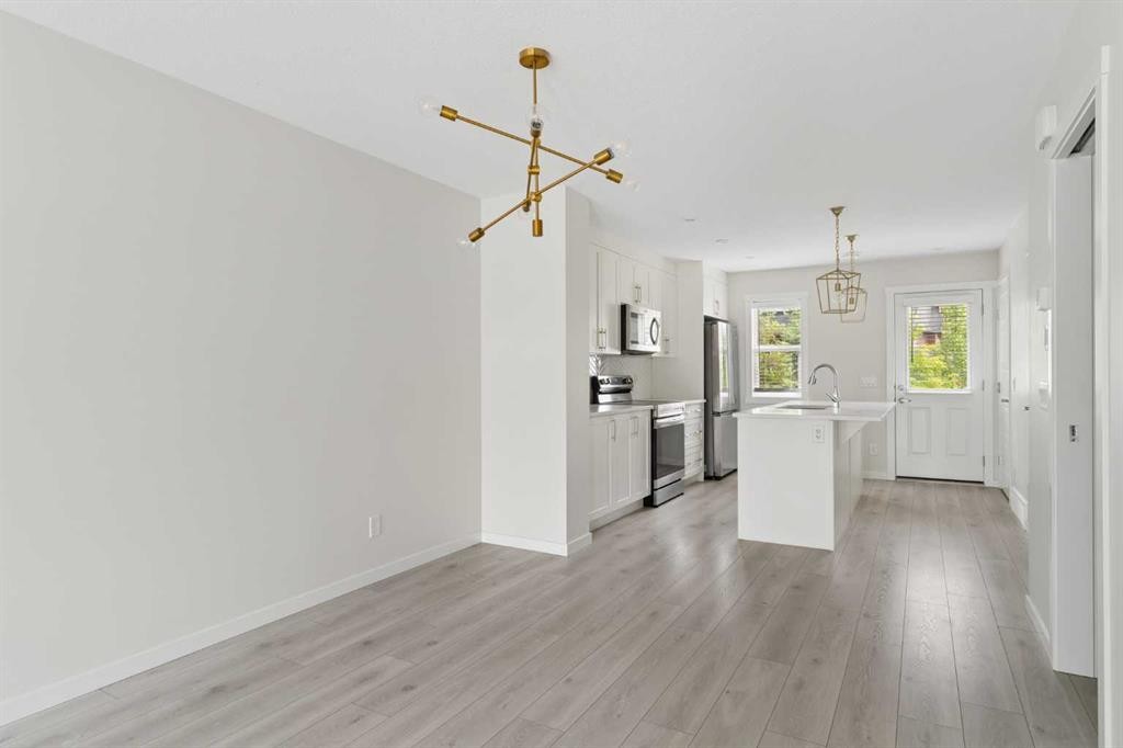 469 Cranbrook Square Se, Calgary, AB
