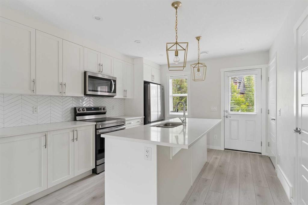 469 Cranbrook Square Se, Calgary, AB