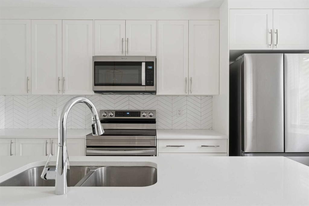 469 Cranbrook Square Se, Calgary, AB