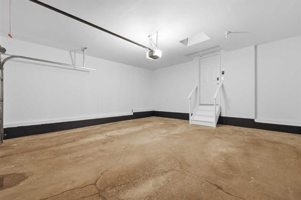 67 Sienna Heights Way Sw, Calgary, AB - Indoor Photo Showing Other Room