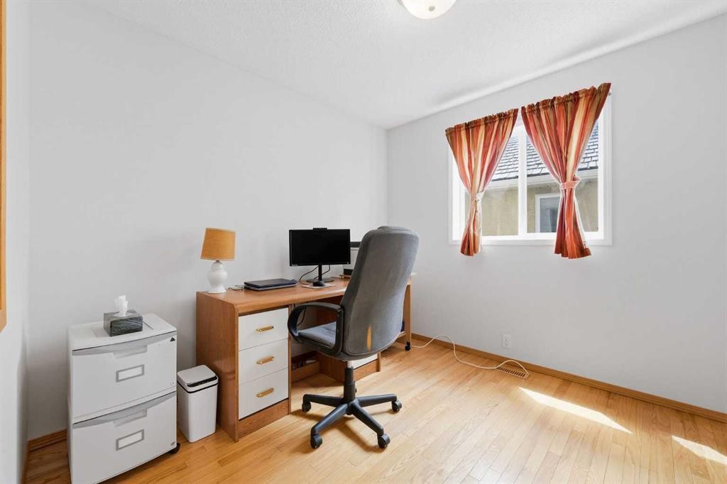 67 Sienna Heights Way Sw, Calgary, AB - Indoor Photo Showing Office