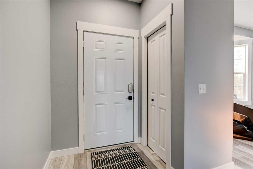 280 Rainbow Falls Drive, Chestermere, AB