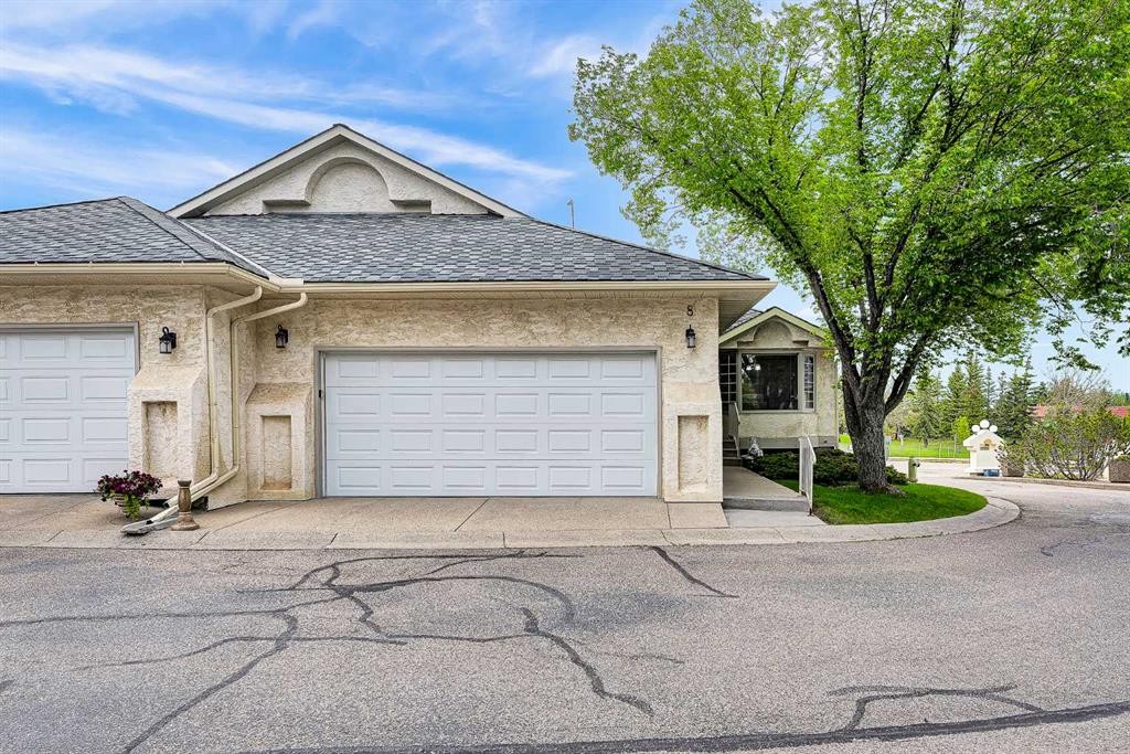 8 Edgepark Villas Nw, Calgary, AB - Outdoor