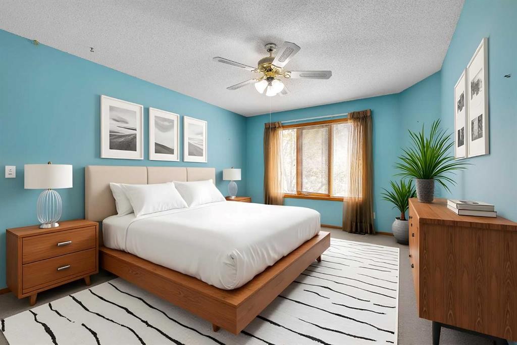 8 Edgepark Villas Nw, Calgary, AB - Indoor Photo Showing Bedroom