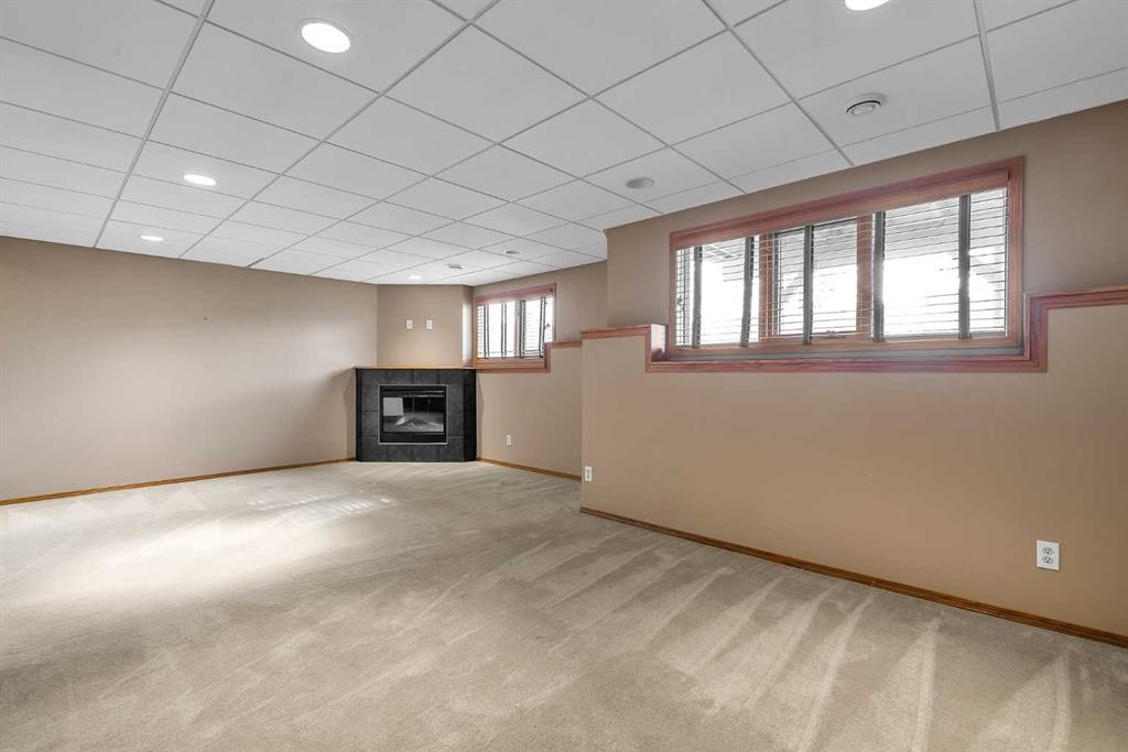 8 Edgepark Villas Nw, Calgary, AB - Indoor