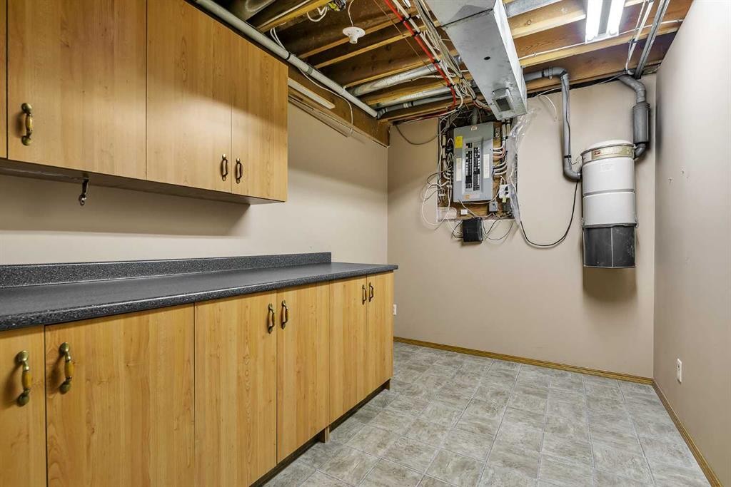 8 Edgepark Villas Nw, Calgary, AB - Indoor Photo Showing Basement