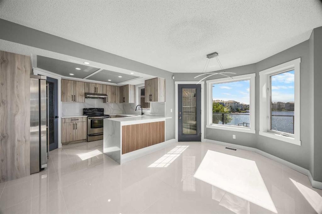 151 Coral Shores Landing Ne, Calgary, AB - Indoor Photo Showing Other Room