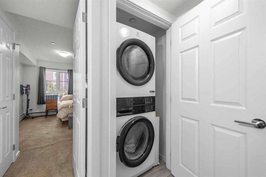 5209-279 Copperpond Common Se, Calgary, AB - Indoor Photo Showing Laundry Room