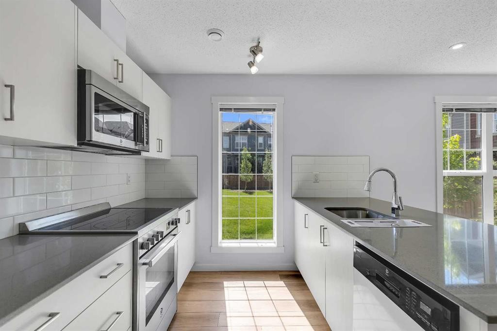 237 Cranbrook Square Se, Calgary, AB