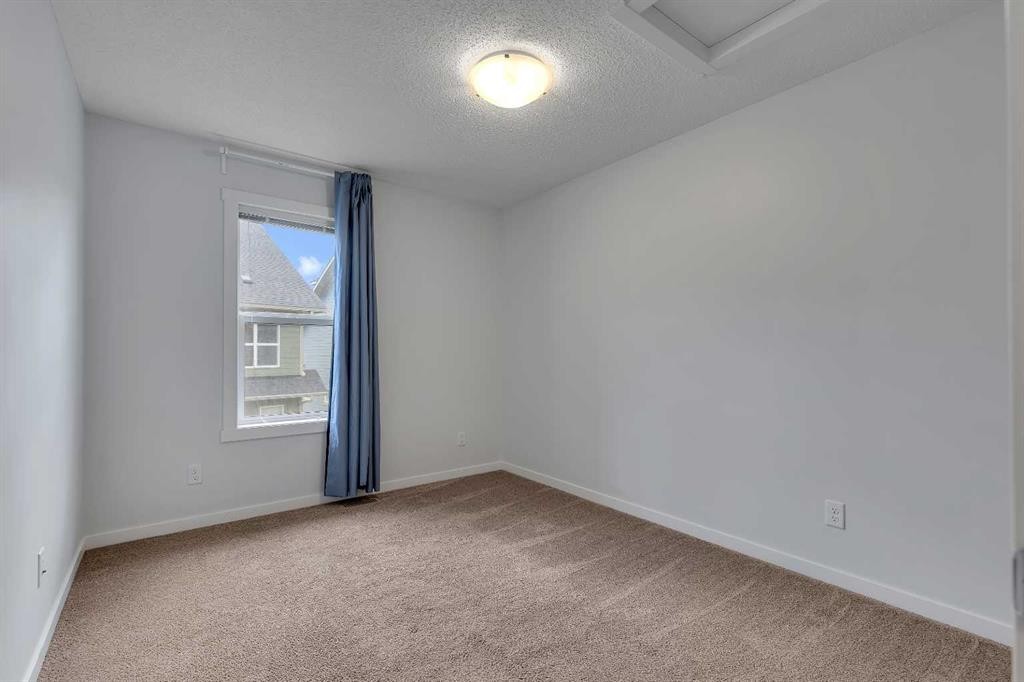 237 Cranbrook Square Se, Calgary, AB