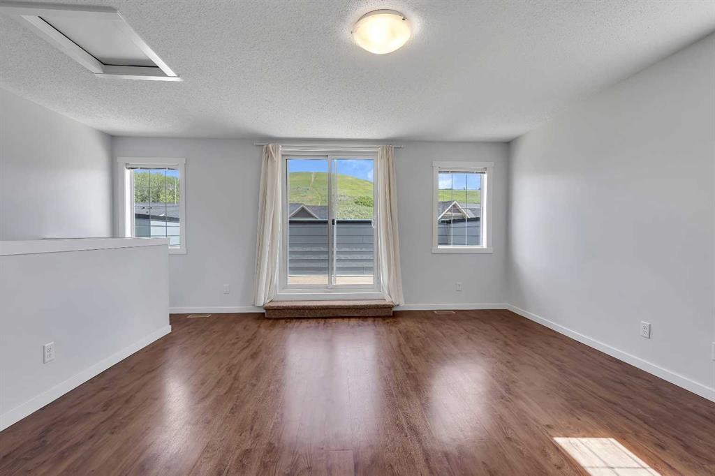 237 Cranbrook Square Se, Calgary, AB