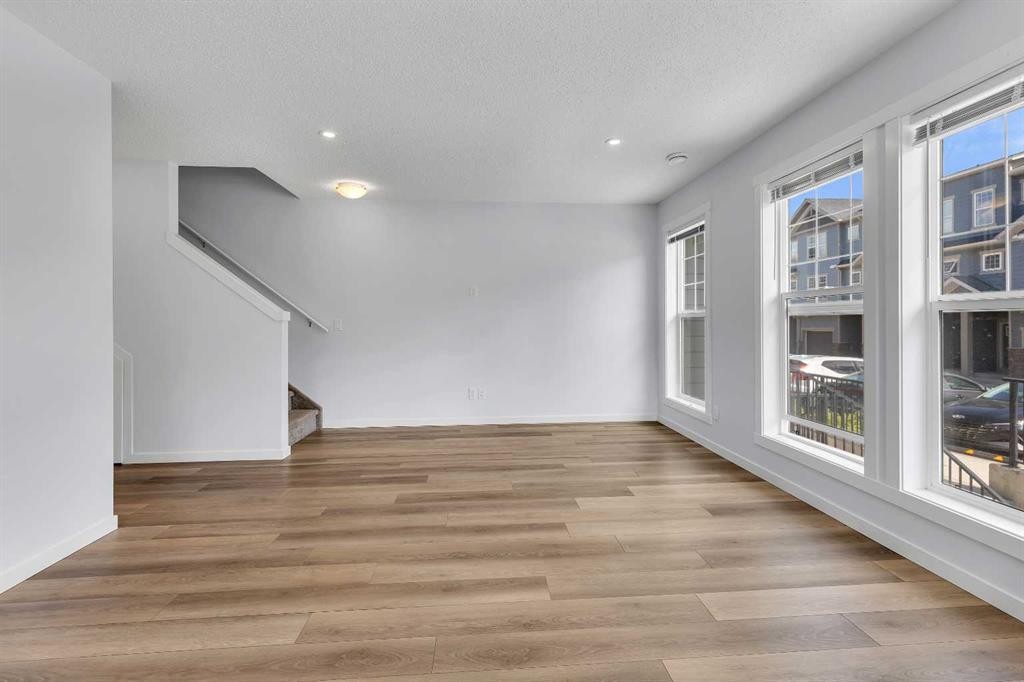237 Cranbrook Square Se, Calgary, AB