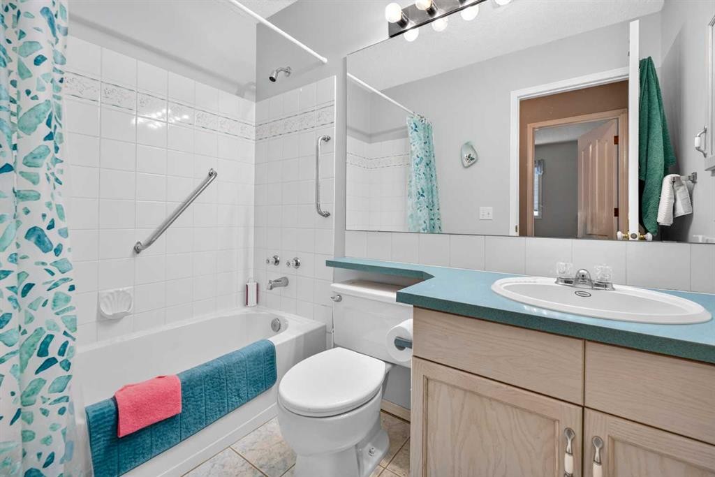 501 Coral Keys Villas Ne, Calgary, AB