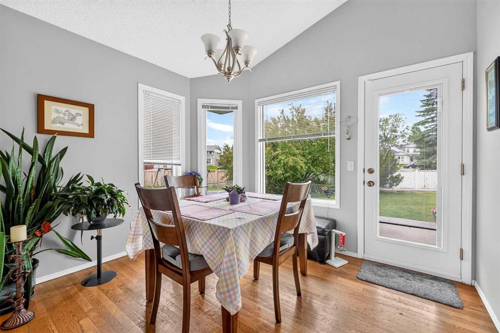 501 Coral Keys Villas Ne, Calgary, AB