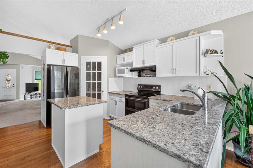 501 Coral Keys Villas Ne, Calgary, AB