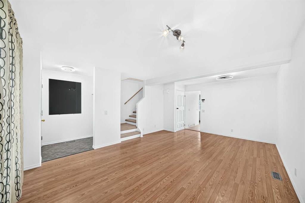 10 Erin Ridge Place Se, Calgary, AB
