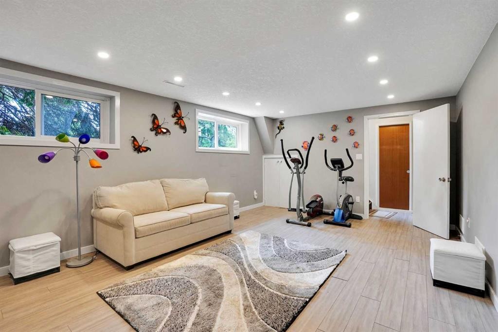 5212 Valiant Drive Nw, Calgary, AB