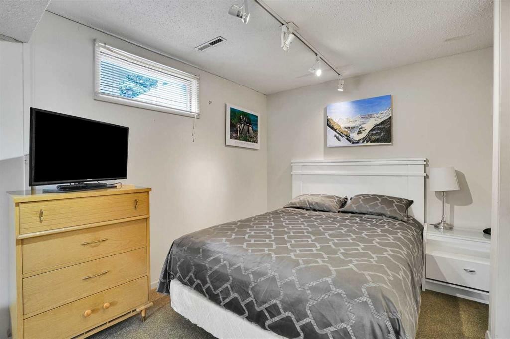 5212 Valiant Drive Nw, Calgary, AB
