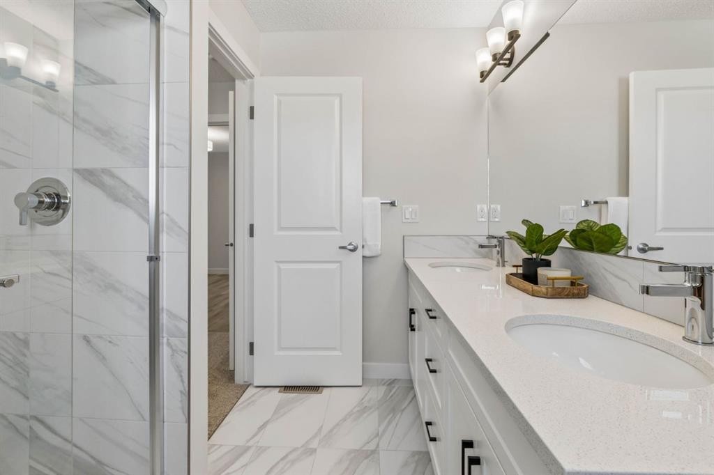 185 Emberside Hollow, Cochrane, AB
