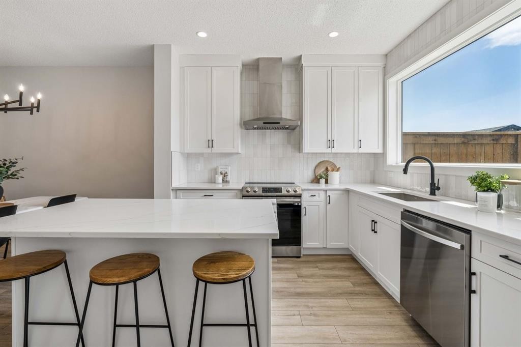185 Emberside Hollow, Cochrane, AB