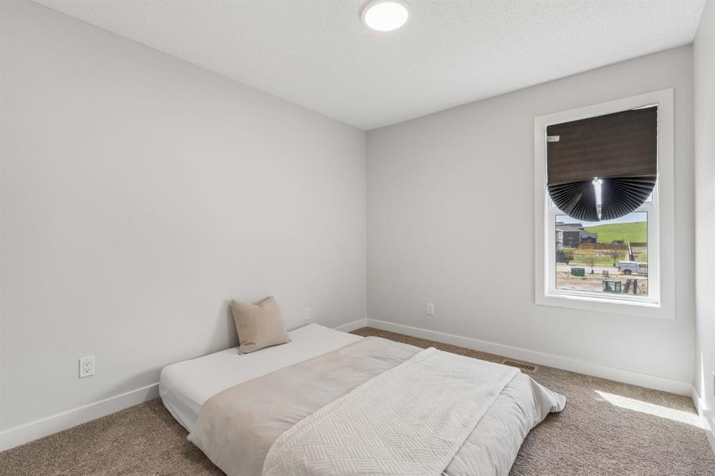 185 Emberside Hollow, Cochrane, AB